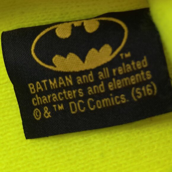 Boy’s Clothing Lot: Large (10-12) 5 shirts + 1 pair of shorts + 2 hats - Picture 15 of 16